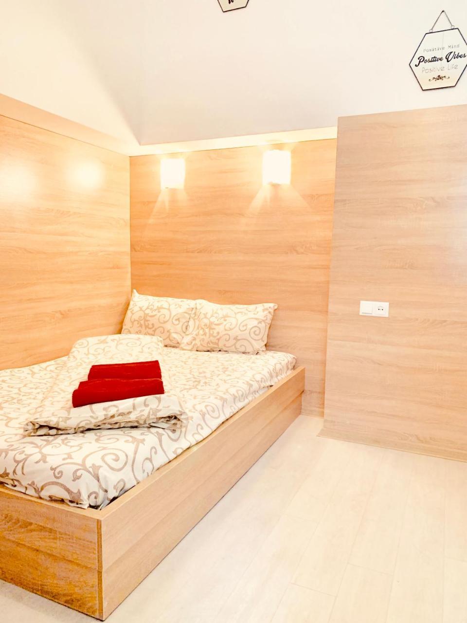 Mini Smart Apartments In The Central Part Of リヴィウ エクステリア 写真